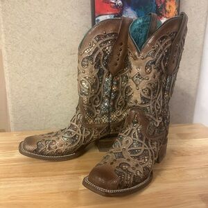 Corral Women’s Boots 8.5 M
…FREE GIFT WITH PURCHASE…